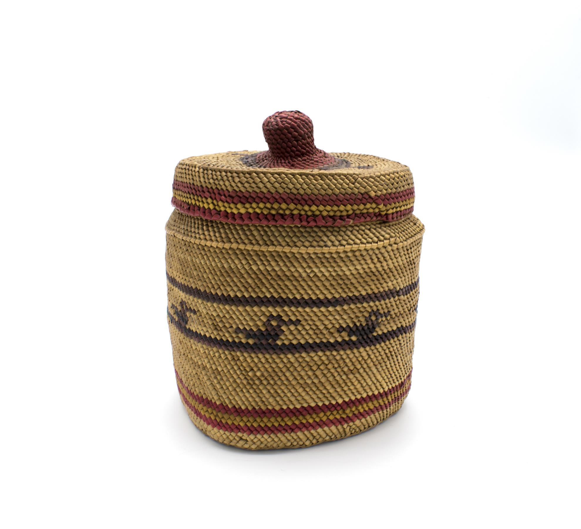 Image of Makah basket with lid, 1900-1940