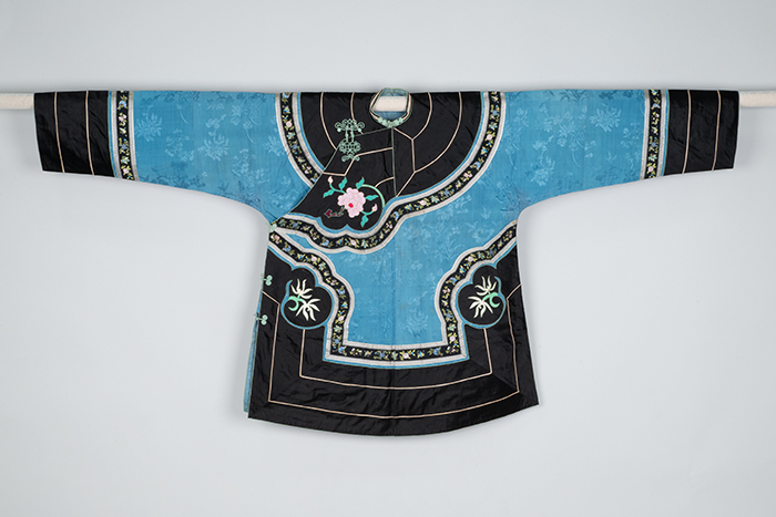Image of Chinese Woman's Jacket from the Goon Dip family, ca. 1890-1910