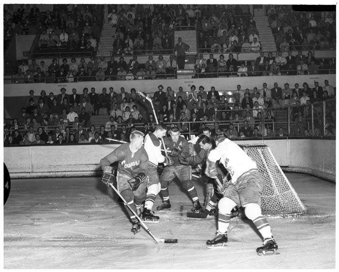 Image of Seattle Totems vs. Victoria Cougars, Seattle, April 2, 1961
