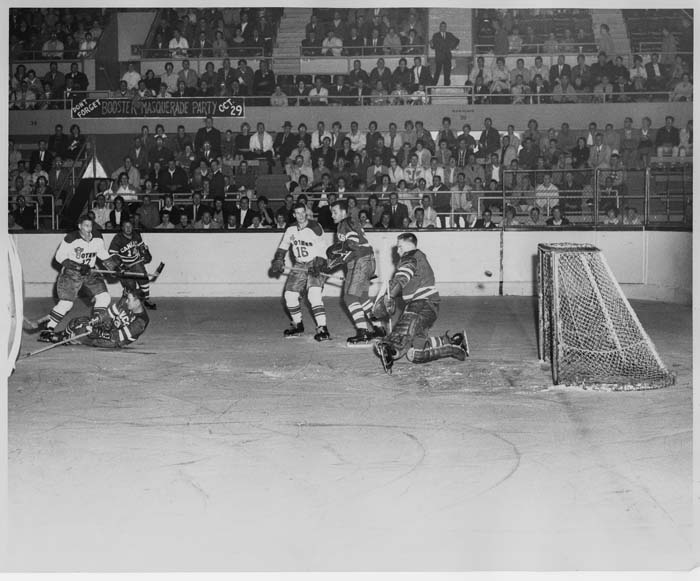 Image of Seattle Totems vs. Vancouver Canucks, October 27, 1962
