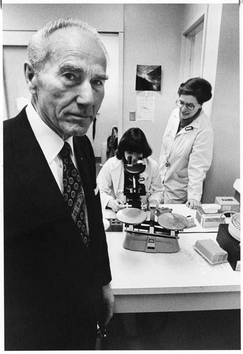 Image of Dr. William Hutchinson at Fred Hutchinson Cancer Research Center, Seattle, March 1982