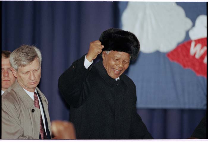 Image of Nelson Mandela at welcoming ceremony at Boeing Field, Seattle, December 8, 1999