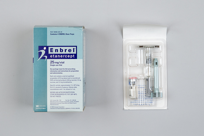 Image of Box of Immunex Enbrel vials, 1999