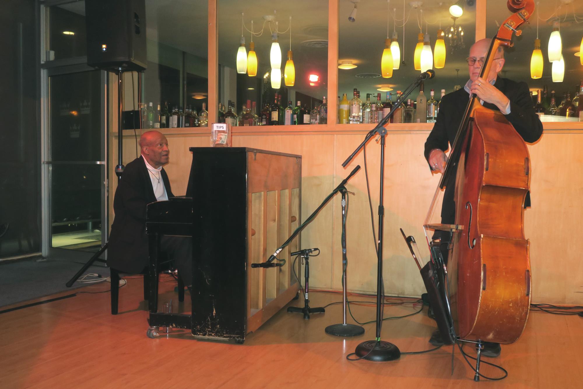 Image of Overton Berry and Jeff Davies performing at the Swedish Club, Seattle, February 9, 2018