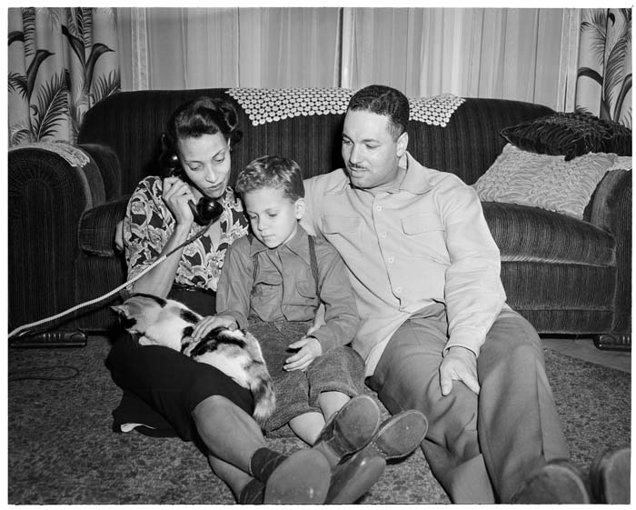 Image of Al, Izzy, and Butch Smith at home, Seattle, circa 1948
