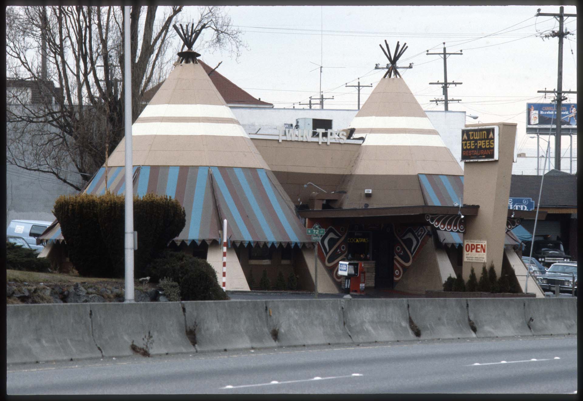 Image of Twin Teepees restaurant, Seattle, 1985