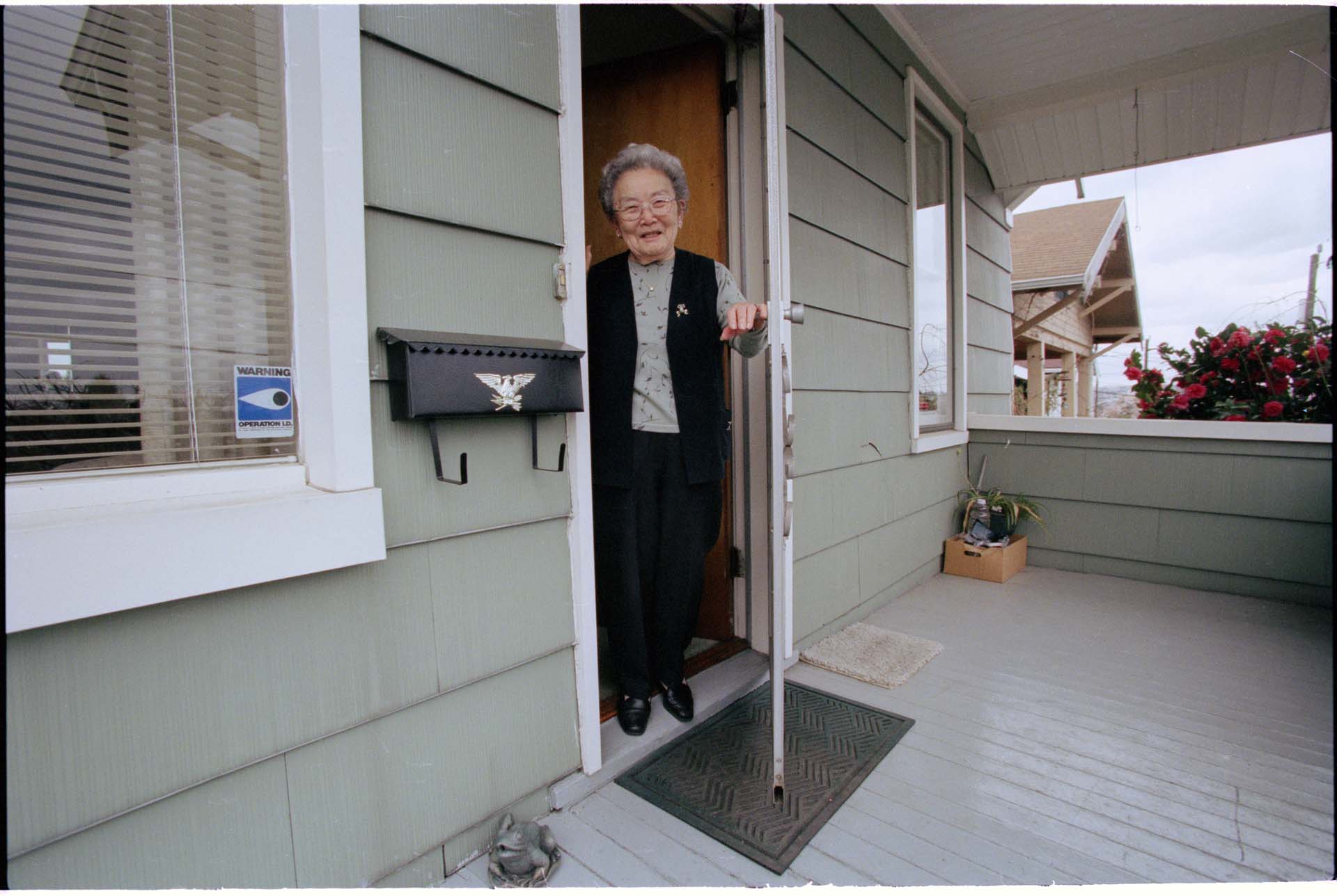 Image of Fumiko Hayashida at her home, Seattle, March 16, 2001