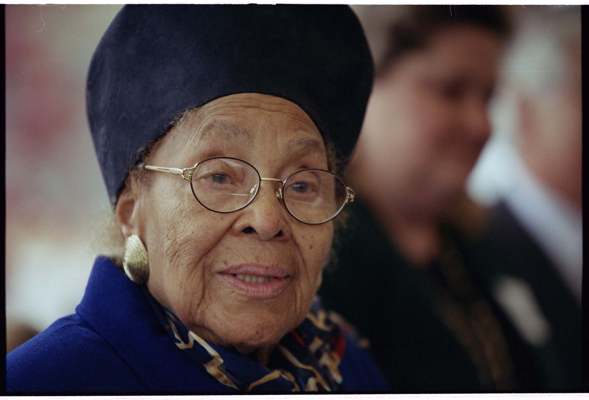 Image of Lillian Gideon at dedication of Heritage Garden, Seattle, October 16, 2001