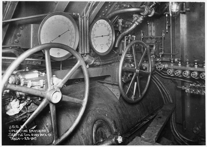 Image of USS N.1 Operating Amidships, Seattle Construction & Dry Dock Co., January 22, 1917