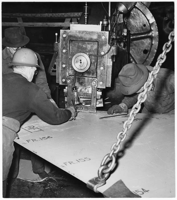 Image of Sheet metal workers, Seattle-Tacoma Shipbuilding Corporation, Seattle Division, circa 1943