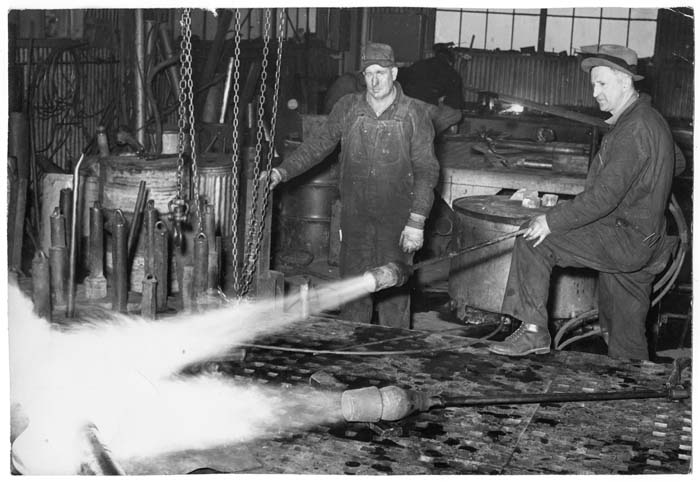 Image of Employees, Seattle-Tacoma Shipbuilding Corporation, Seattle Division, circa 1943