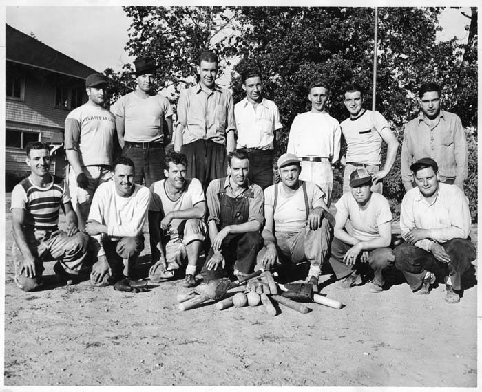 Image of Softball team, 1943