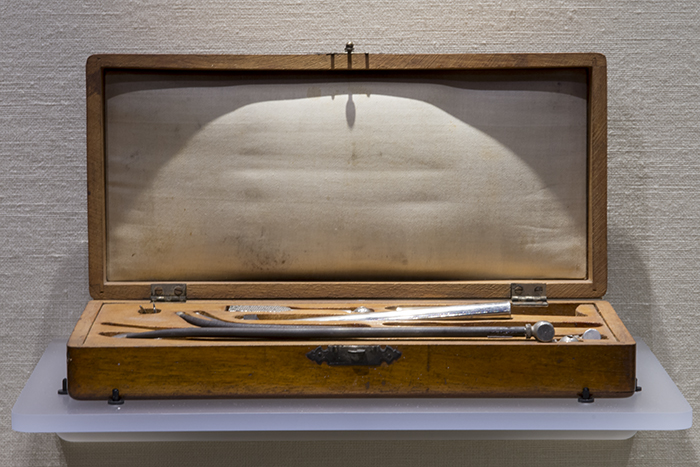 Image of Cautery set in wooden case, used by Dr. Maynard, 1850s