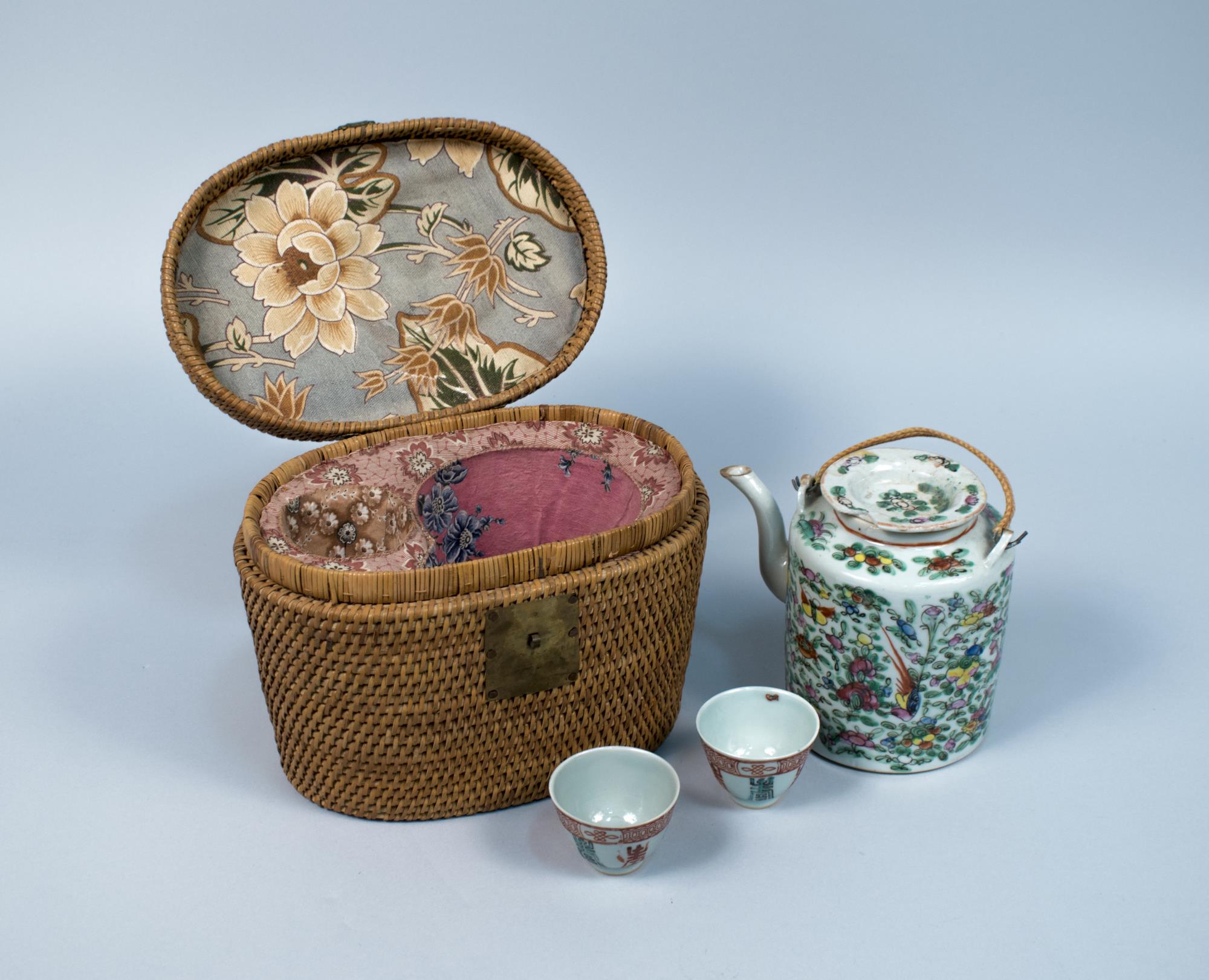 Image of Picnic basket with tea set, late 1800s