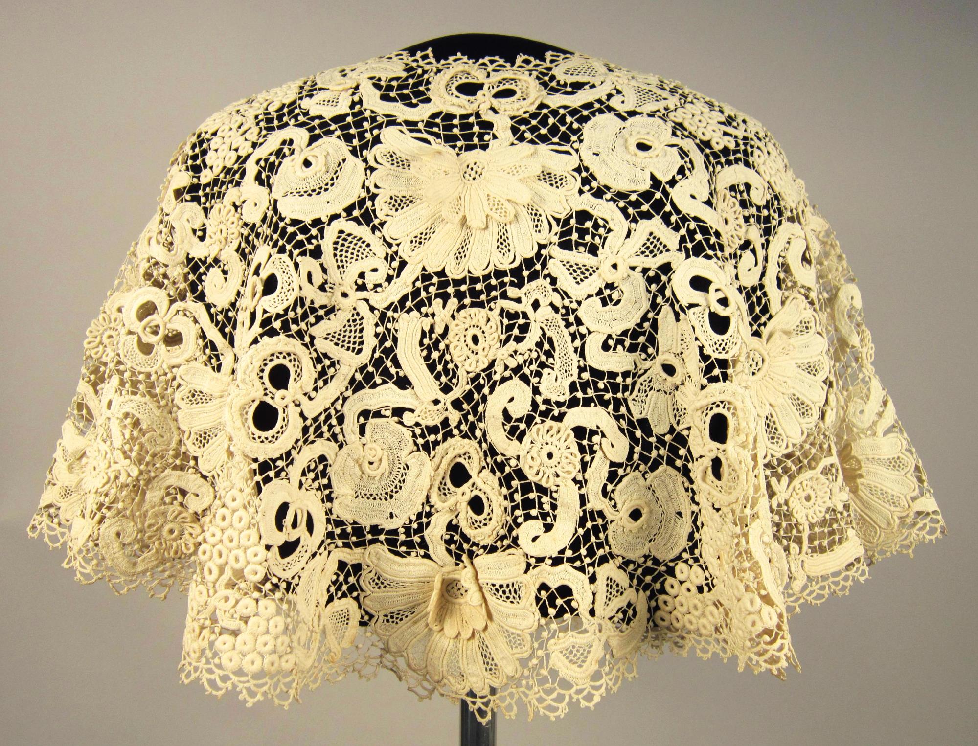 Image of Alaska-Yukon-Pacific Exposition (AYPE) Grand Prize award-winning Irish lace collar, 1909
