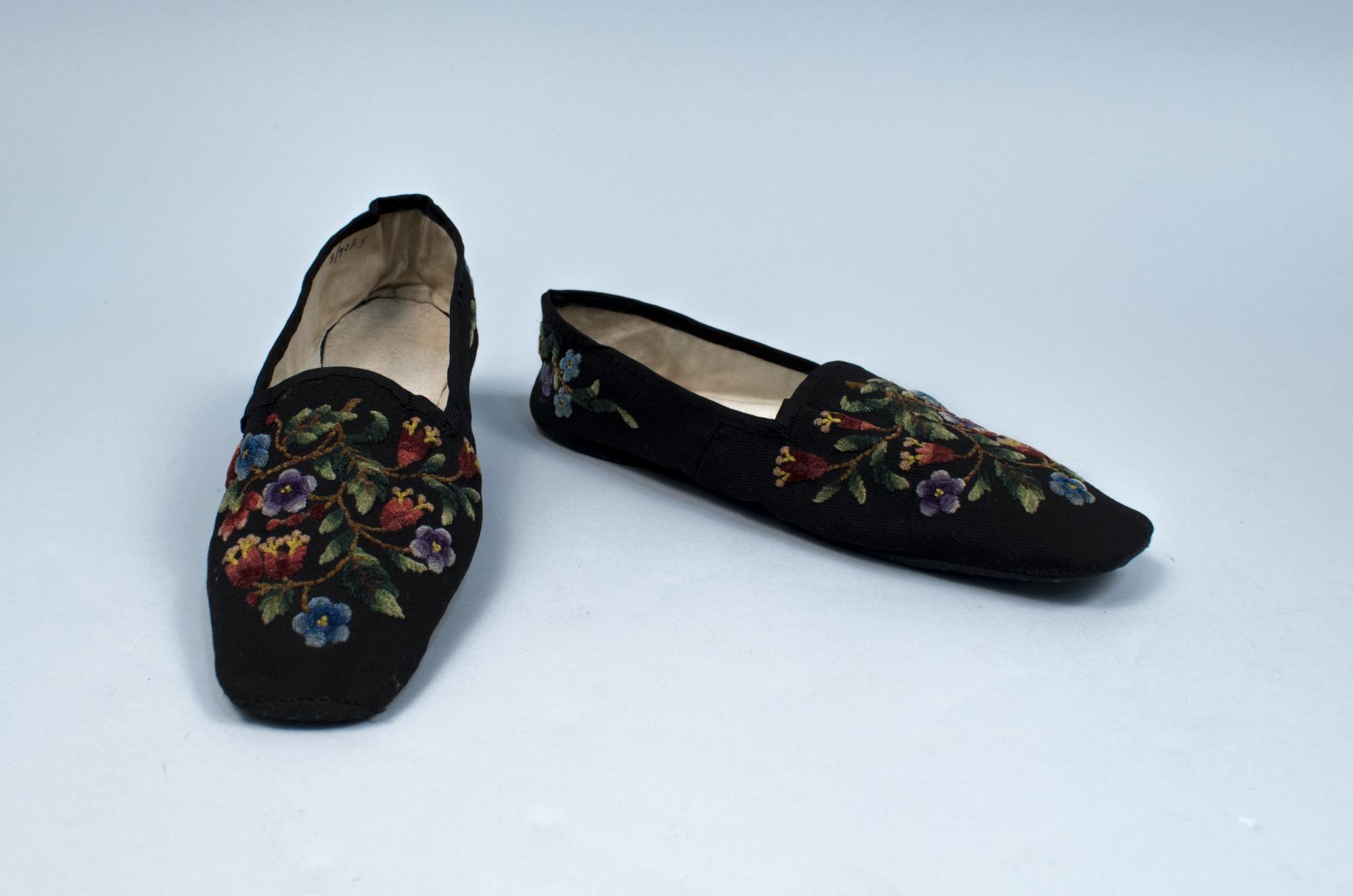 Image of Black cloth embroidered slippers, ca. 1820-1870