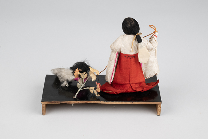 Image of Court doll with chin dog from a Girls’ Day set, ca. 1930-1940