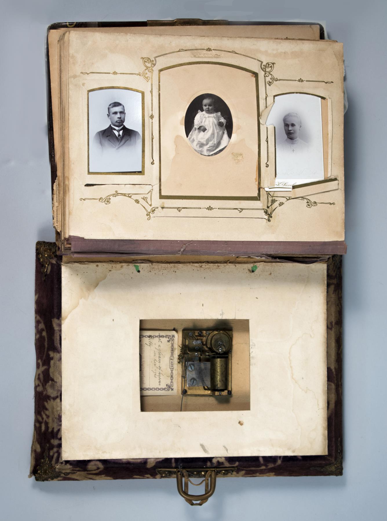 Image of Photo album music box, ca. 1900