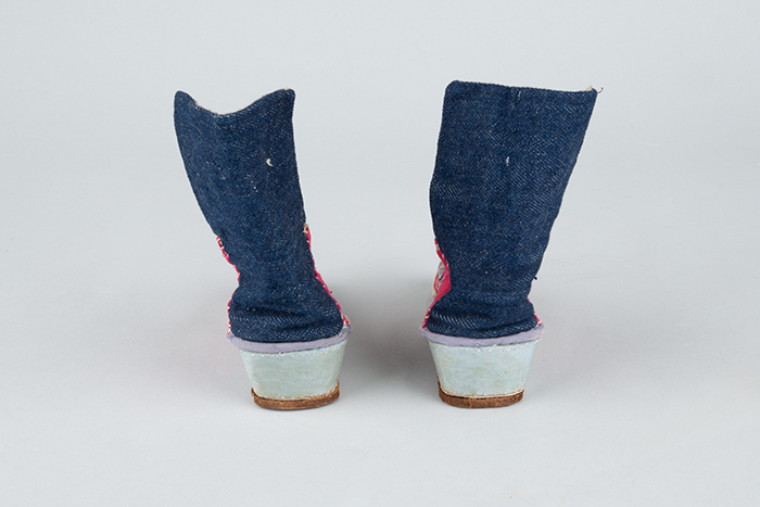 Image of Chinese “lotus” shoes from the Goon Dip family, ca. 1890-1910