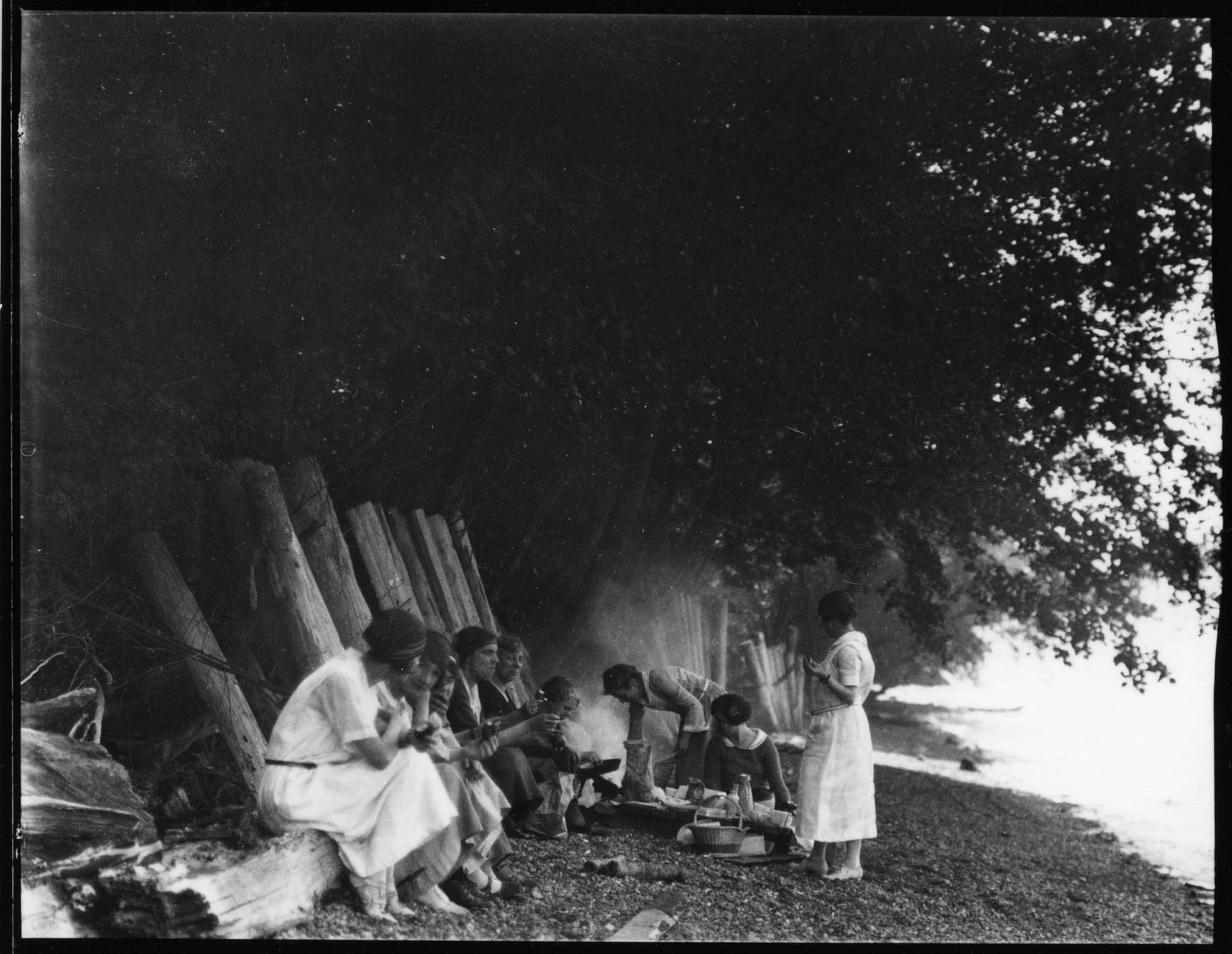 Image of Women's University Club picnic on beach, probably in Seattle, 1928