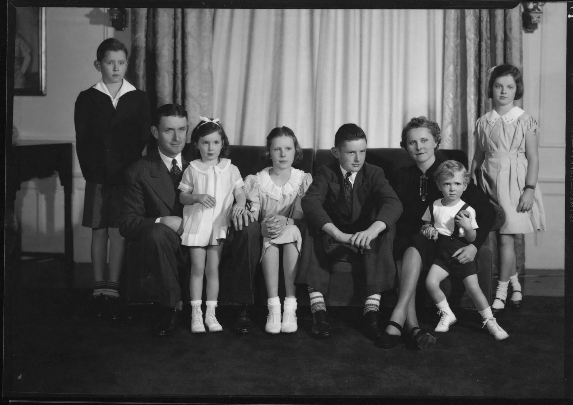 Image of Paul and Theiline M. Pigott with children, circa 1930