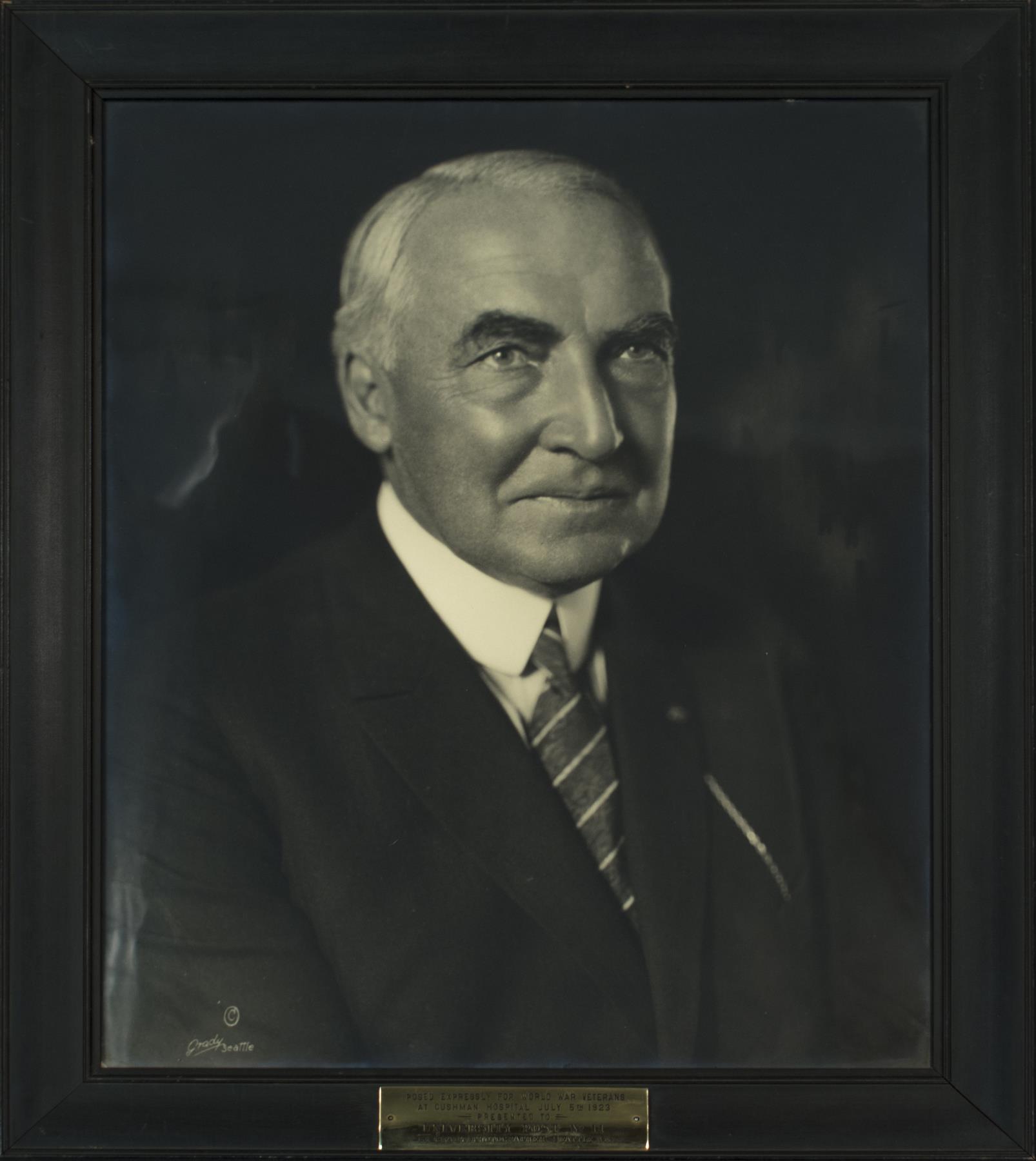 Image of Photograph of President Warren Harding posing for World War I veterans at Cushman Hospital by Seattle photographer Martin A. Grady, 1923