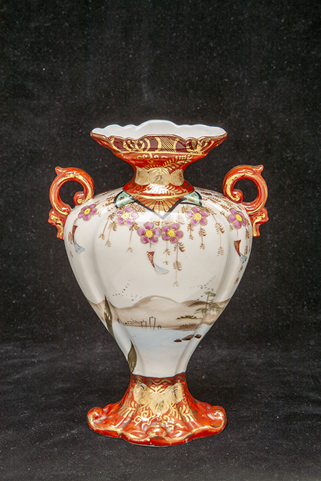 Image of Decorative vase from the Alaska-Yukon-Pacific Exposition (AYPE), featuring the Palace of Agriculture, 1909