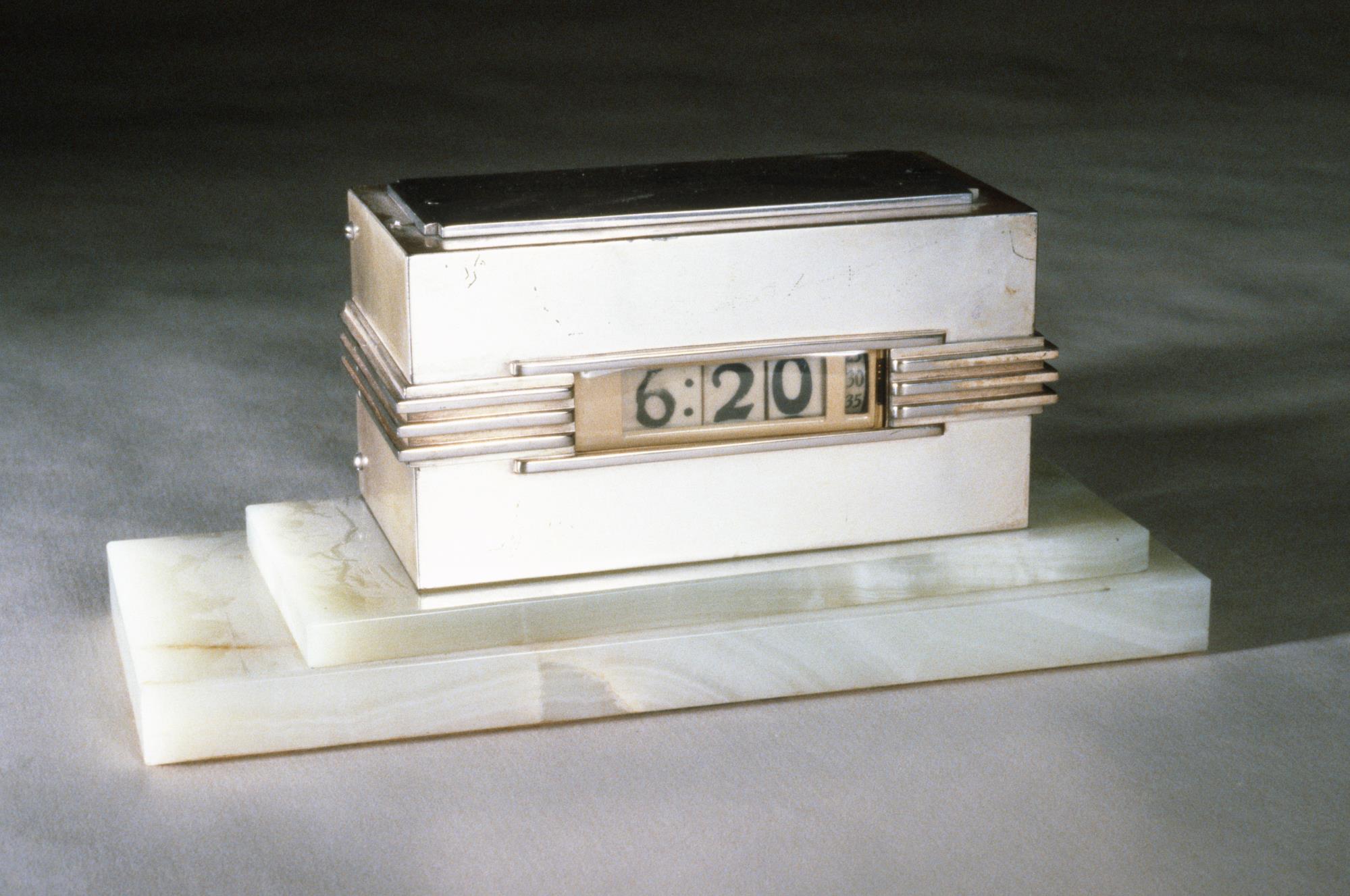 Image of Art Deco electric mantel clock awarded to Seattle Chamber of Commerce on January 1, 1937