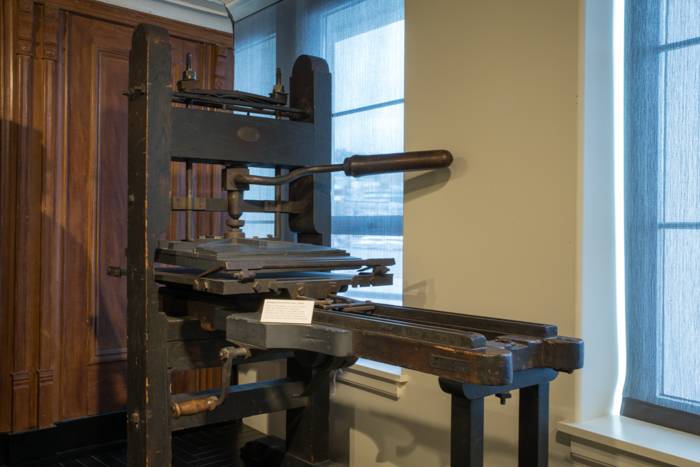 Image of Ramage flatbed press No. 913, handmade by Scottish immigrant Adam Ramage in Philadelphia, Pennsylvania, 1800-1830