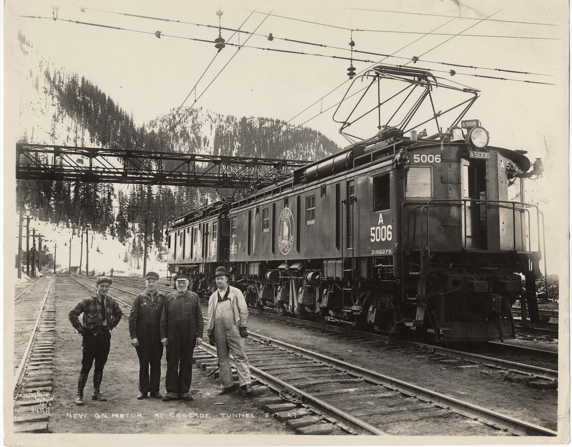 Image of New electric locomotive near Cascade Tunnel, May 7, 1927