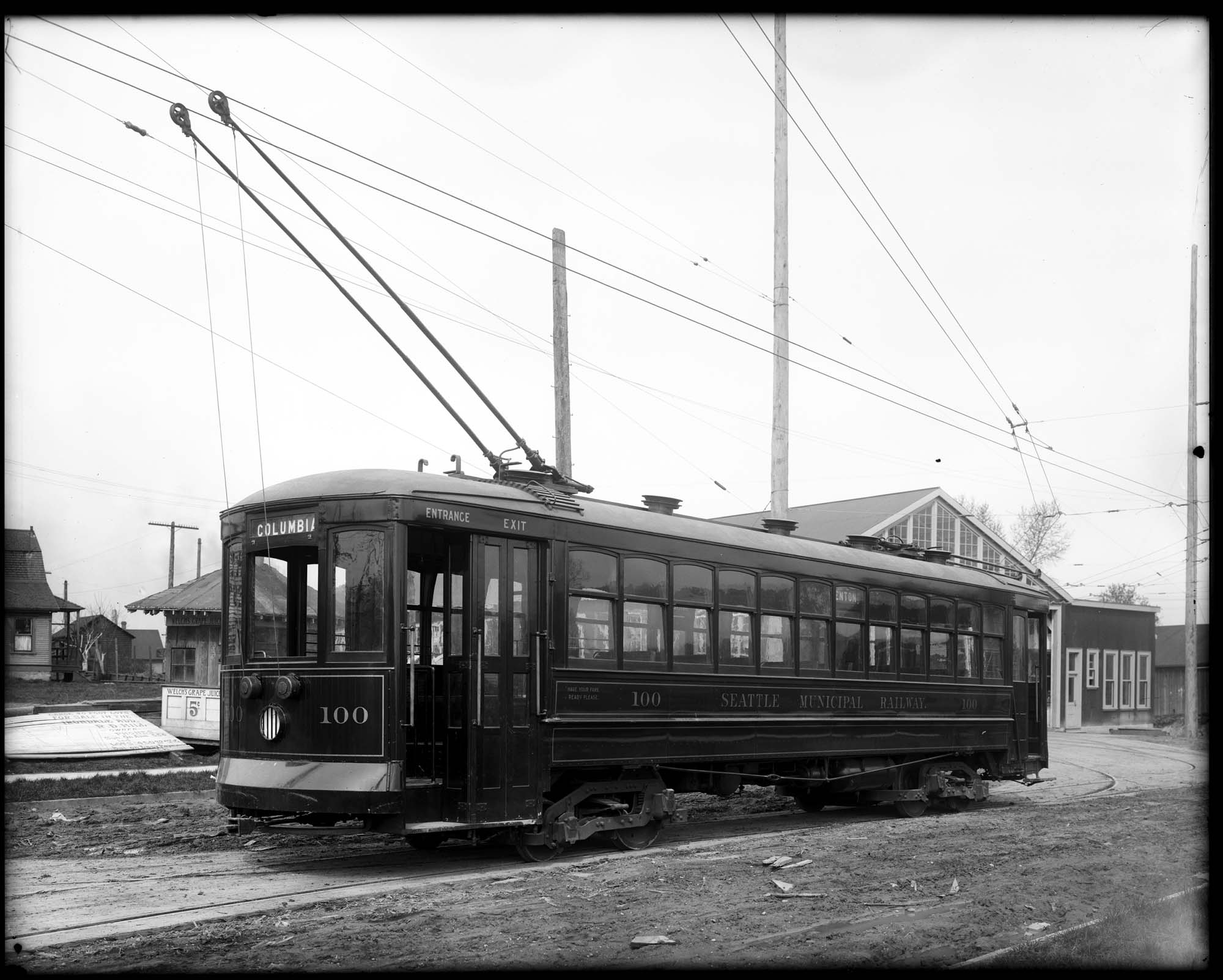 Image of Municipal streetcar, Seattle, circa 1915