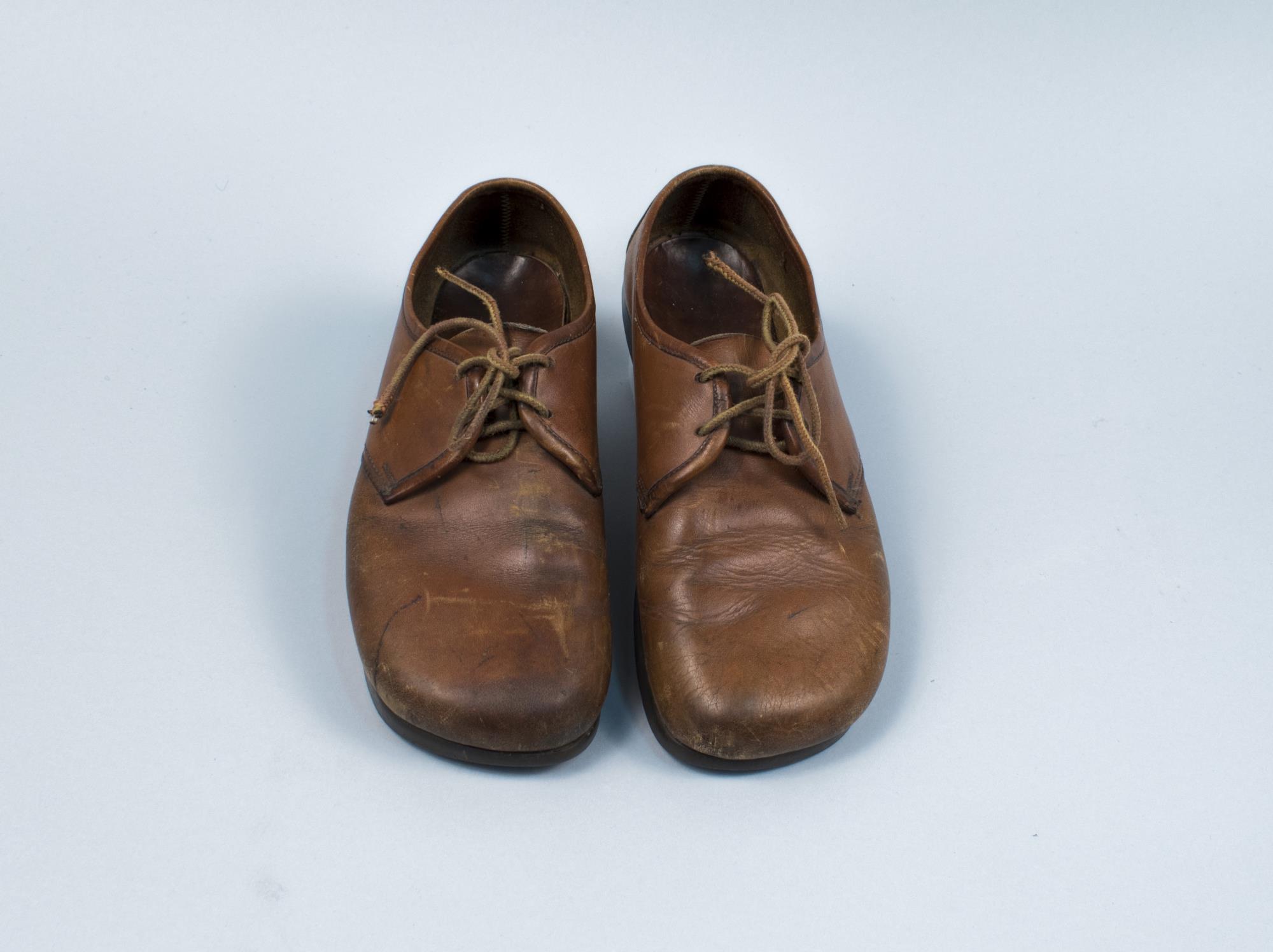 Image of Dropped heel design 