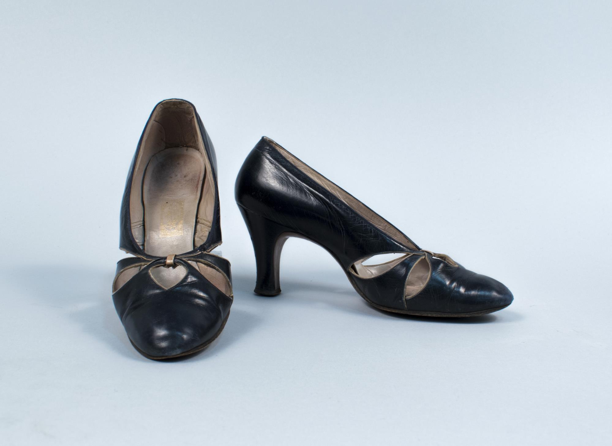 Image of Navy blue pumps, ca. 1938