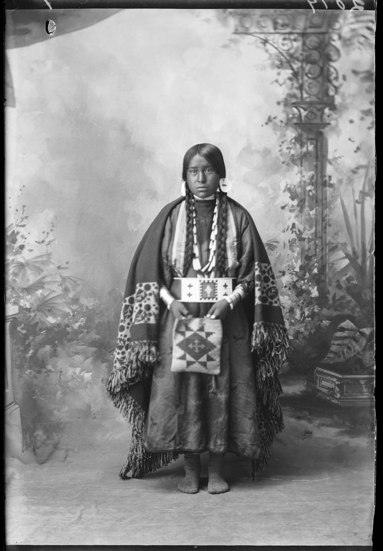 Image of Mattie Spencer, Klikitat woman, circa 1900