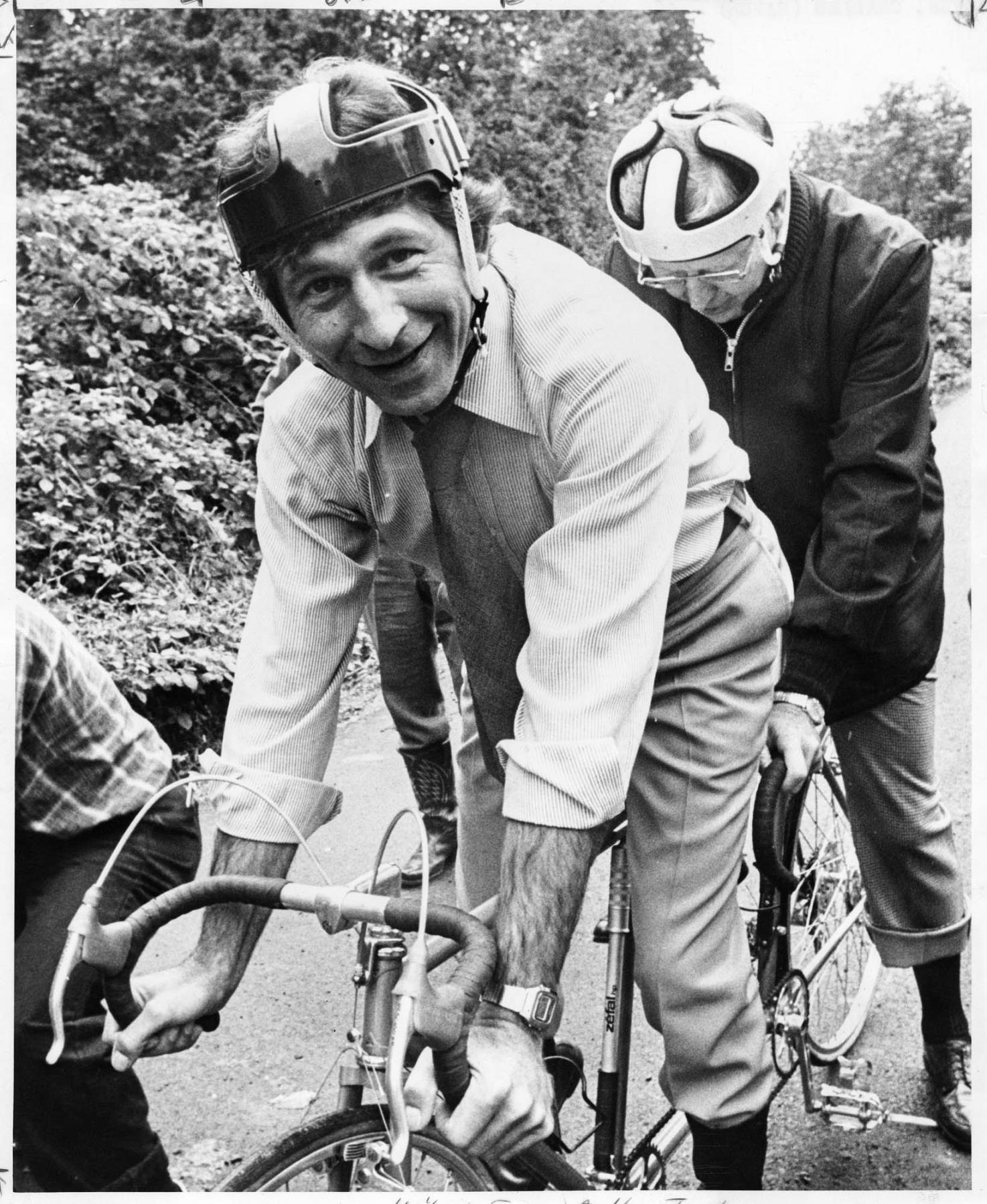 Image of Charles Royer and George Benson on tandem bike, Seattle, August 19, 1978