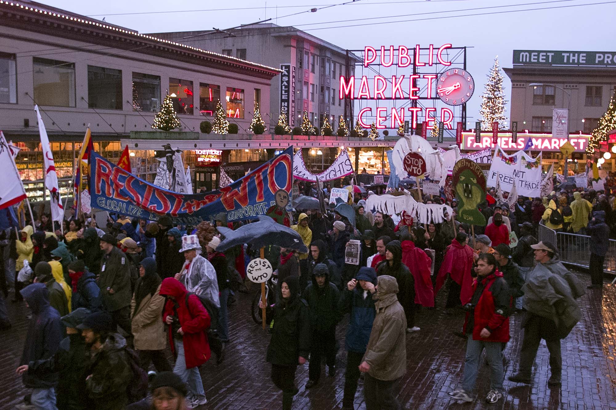 Image of WTO protesters at Pike Place Market, Seattle, November 30, 1999