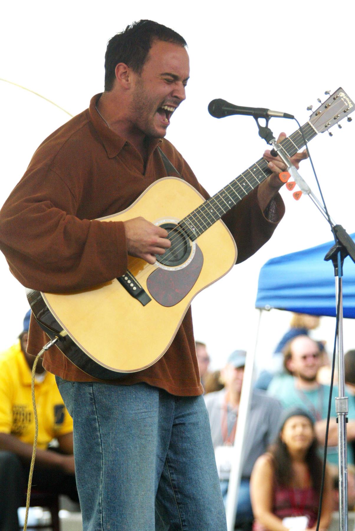 Image of Dave Matthews performing at Northwest Old-Growth Campaign rally, Seattle, September 29, 2002