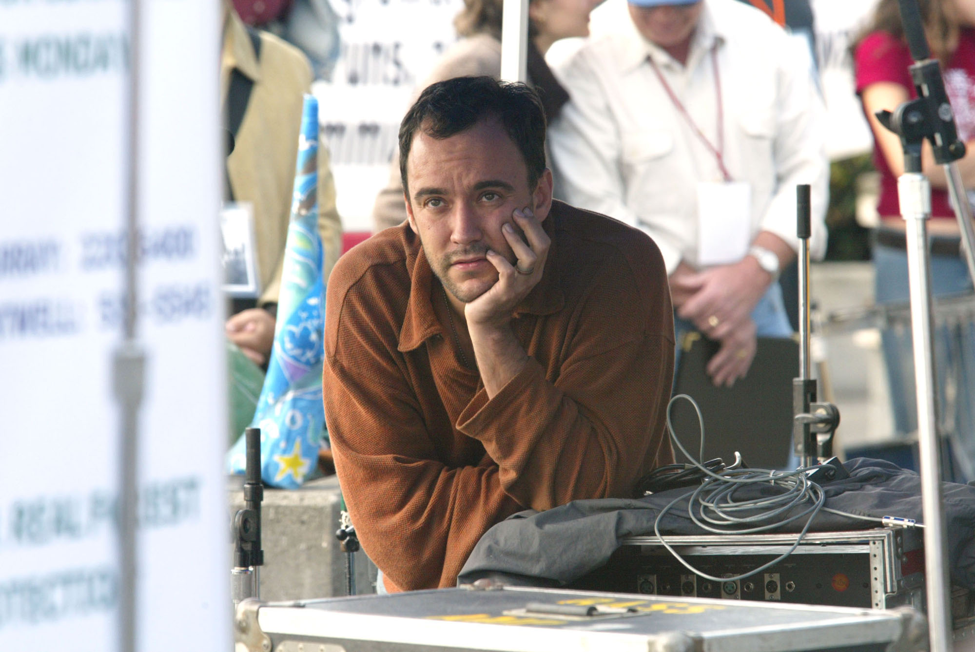Image of Dave Matthews backstage at Northwest Old-Growth Campaign rally, Seattle, September 29, 2002