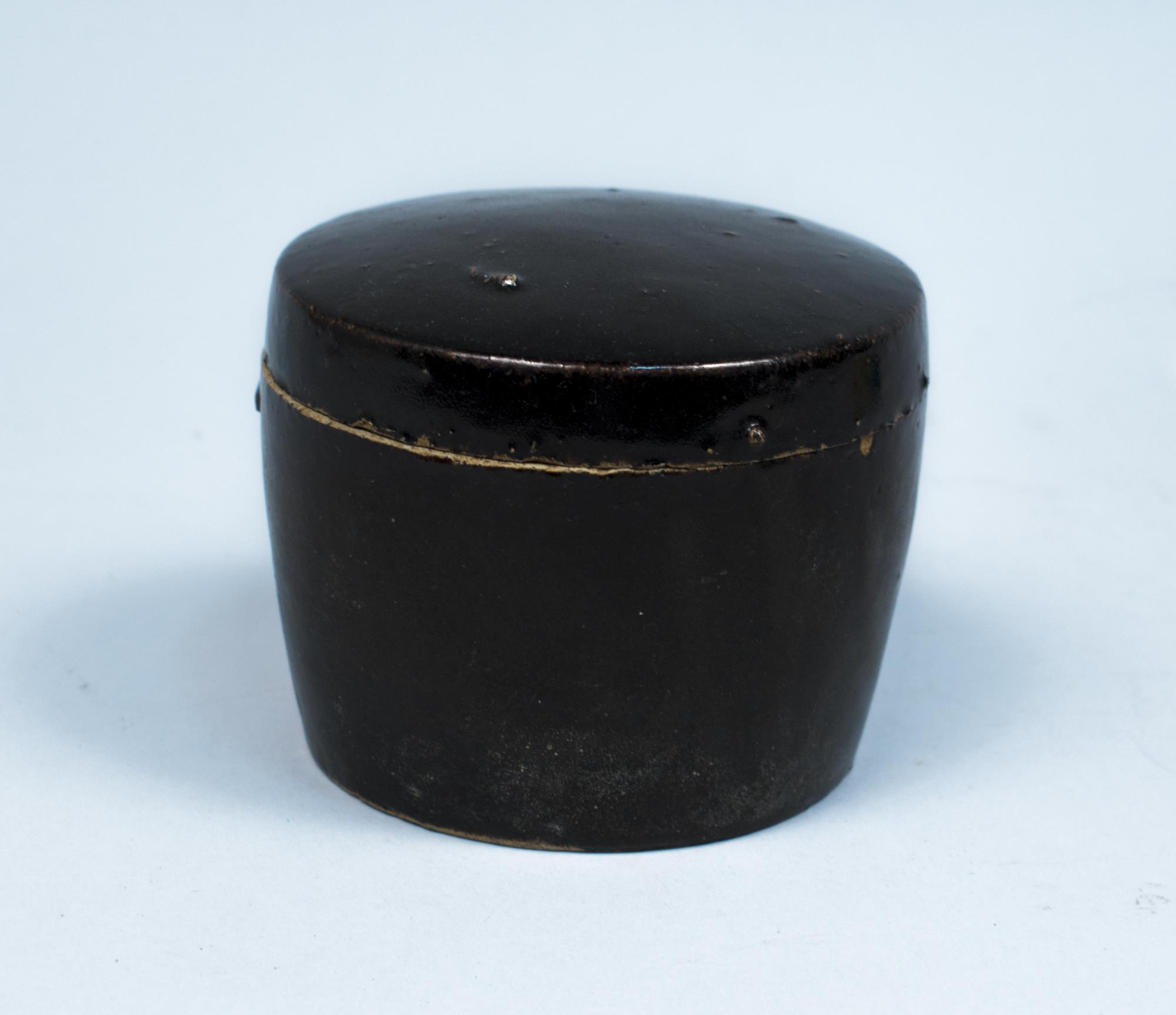 Image of Ceramic cookpot, used at Hong Lee Laundry, ca. 1930s