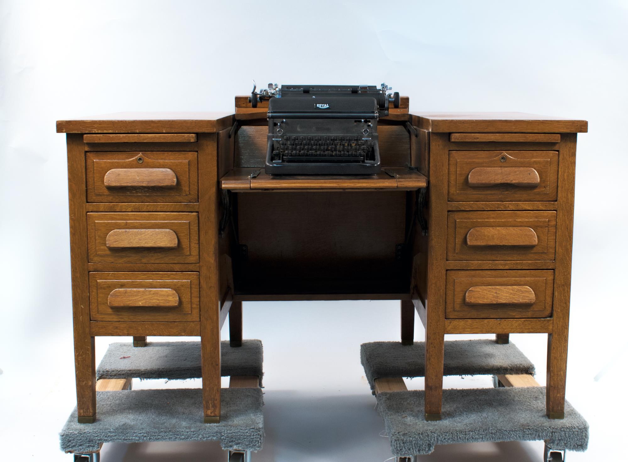 Image of Seattle Post-Intelligencer (P-I) desk with typewriter, ca. 1930s