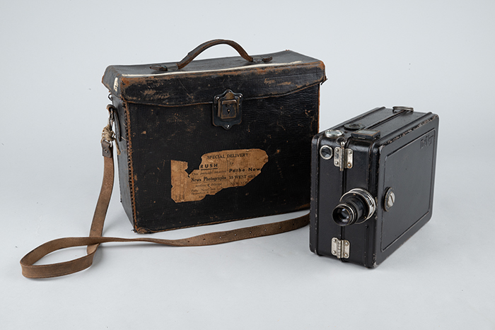 Image of DeVry hand-crank 