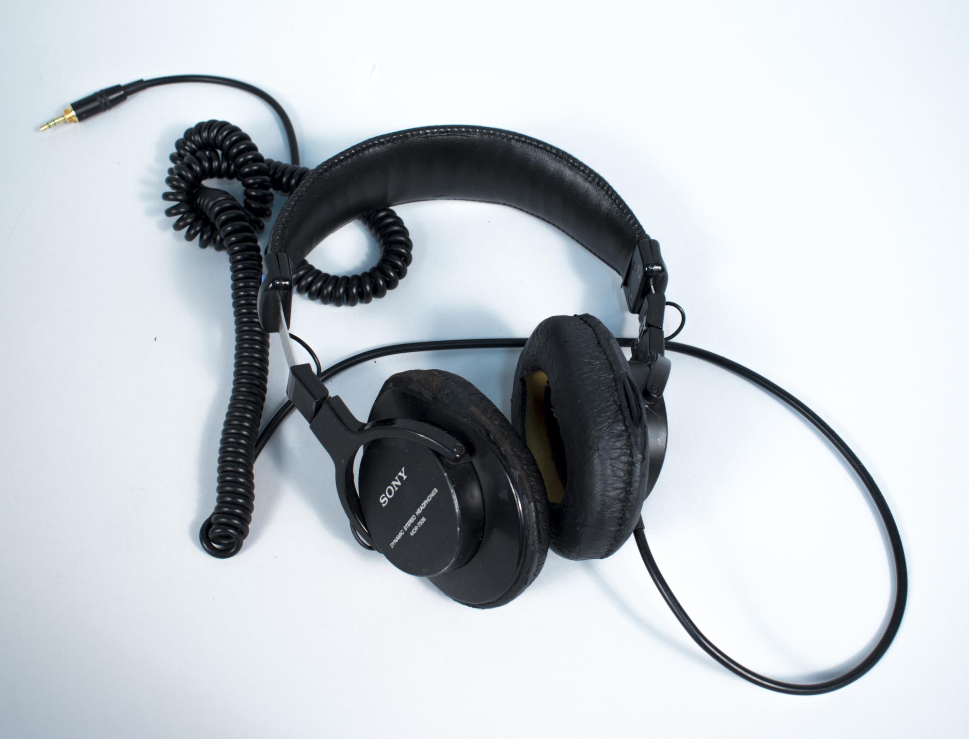 Sony MDR-7506 Studio Monitor headphones, ca. 1991 – Museum Sony MDR-7506 Studio Monitor headphones, ca. 1991 – Museum