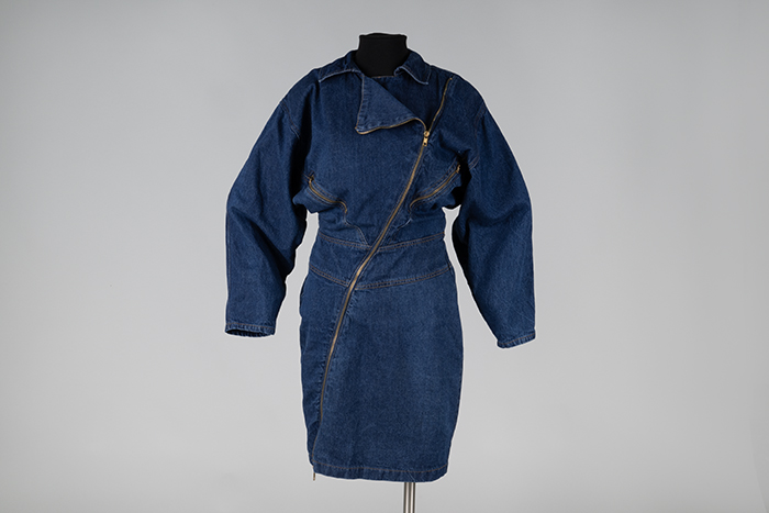 GUERRILLAZINE A/W 2004-05 s-l400.jpg