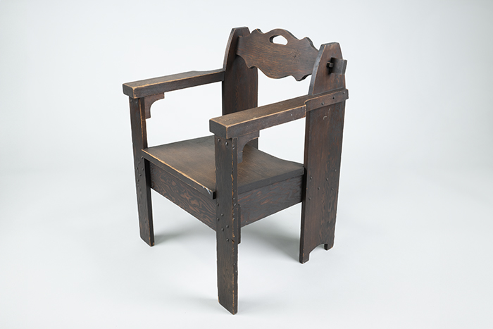 Image of Chair from the house of the Hoo-Hoo lumberman fraternal organization, 1909
