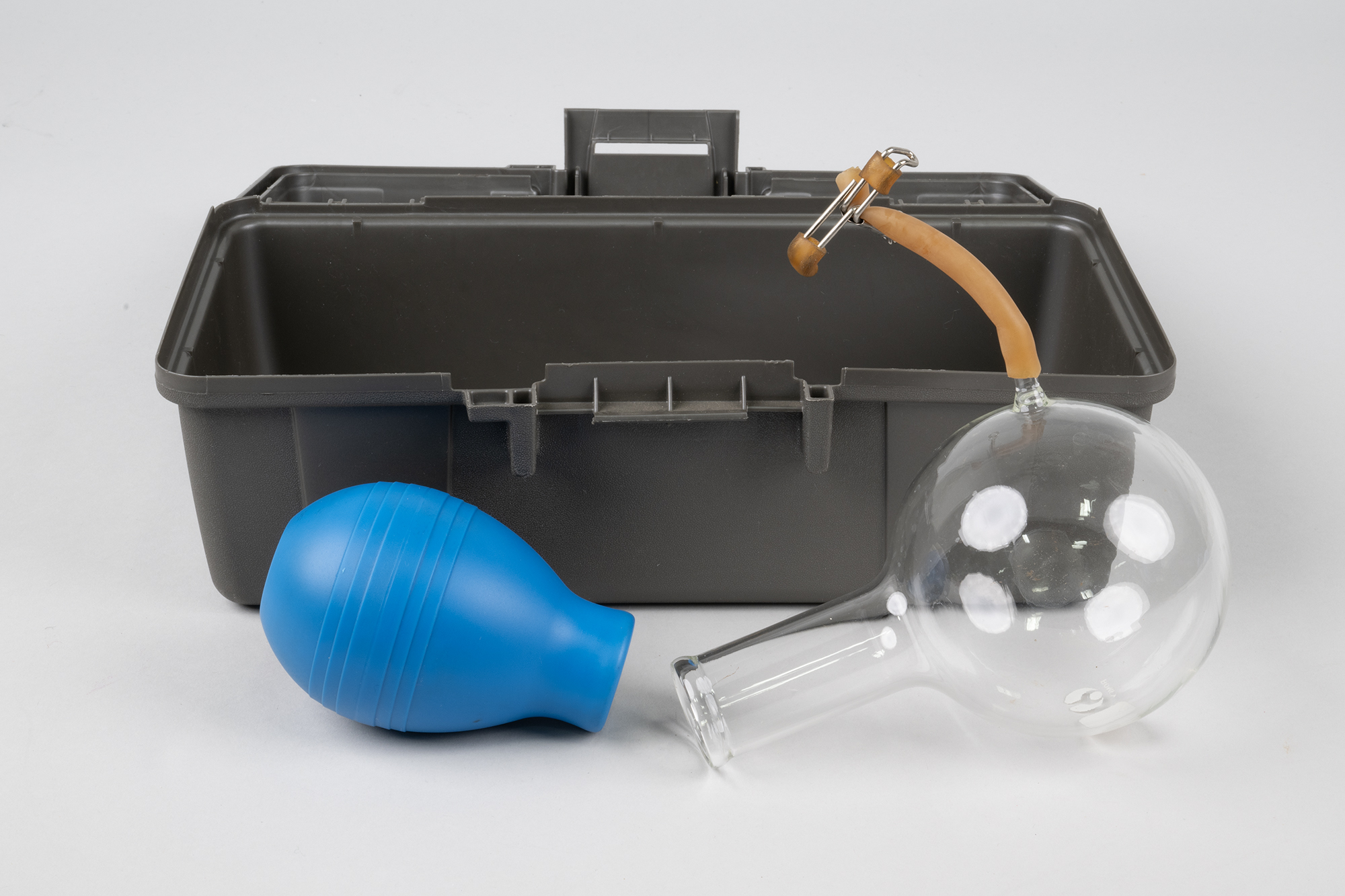 Image of Cloud apparatus made by Bill Nye, 1990s