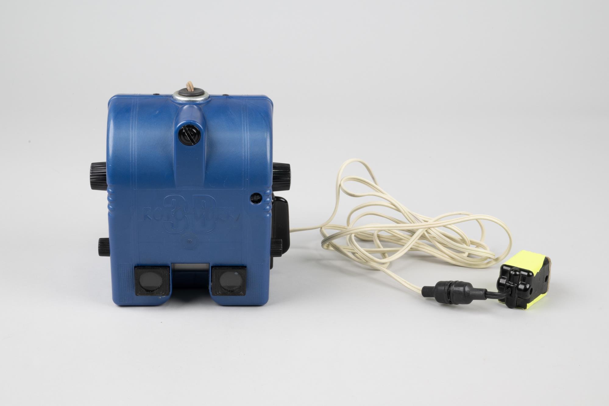 Image of Roto-Vuer 3-D Stereo Viewer with carrying case, 1950s