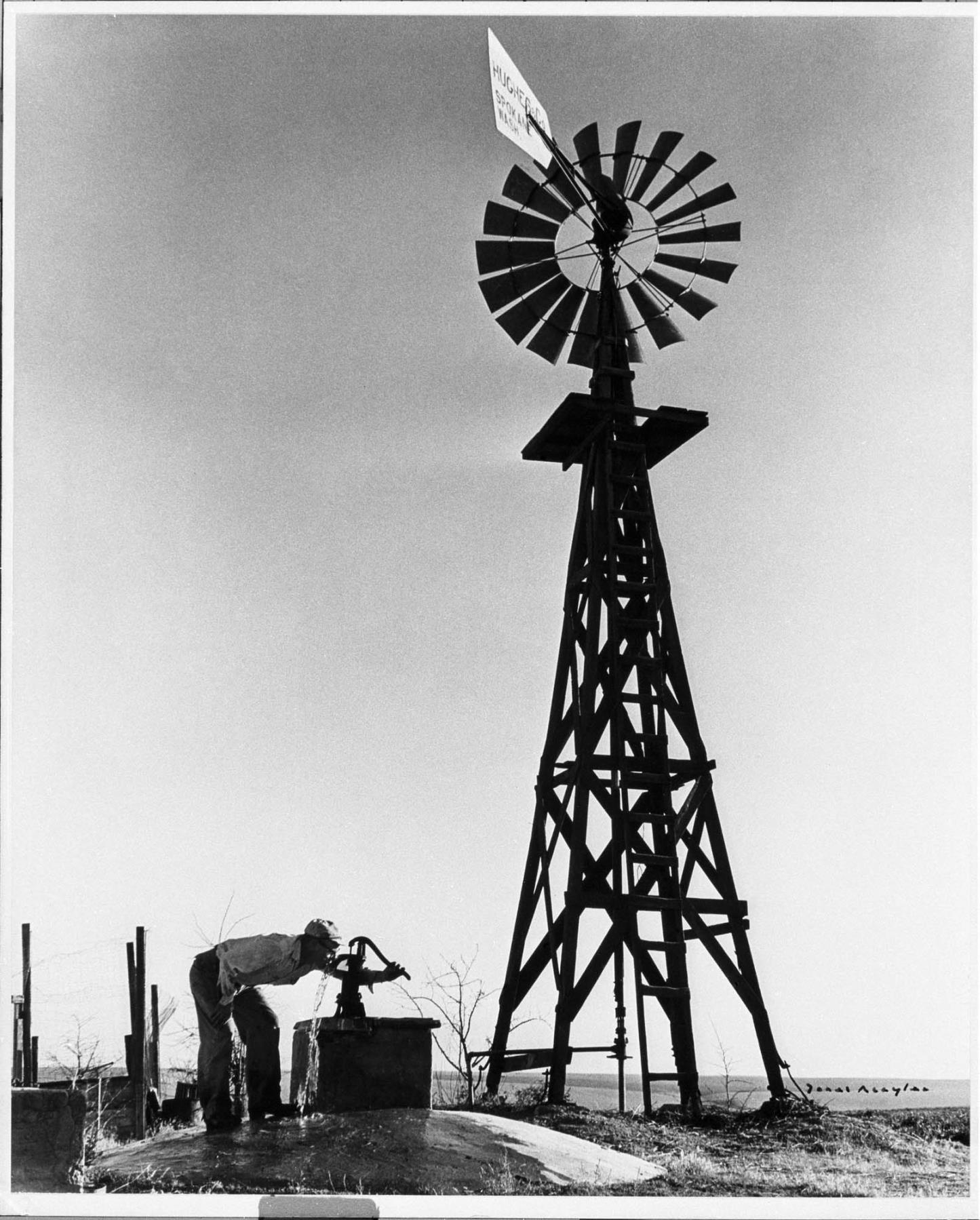 Image of Farm scene near Lind, Washington, 1962