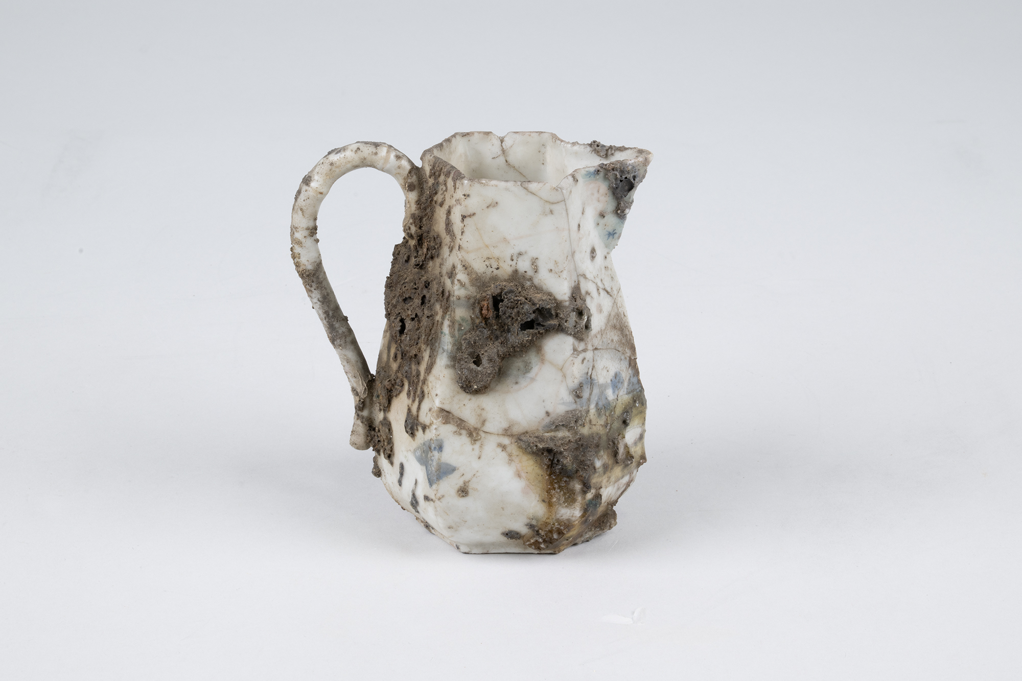 Image of China pitcher that burned in the Seattle Fire of 1889
