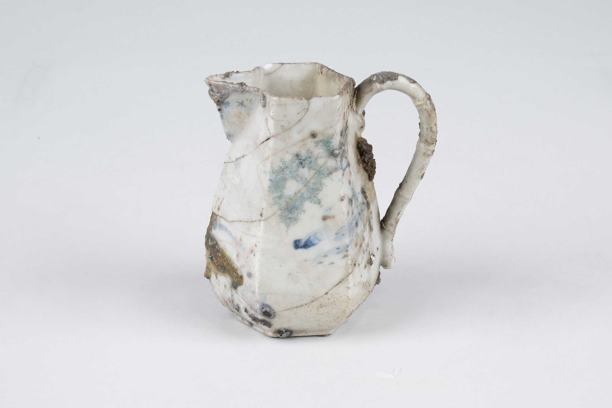 Image of China pitcher that burned in the Seattle Fire of 1889