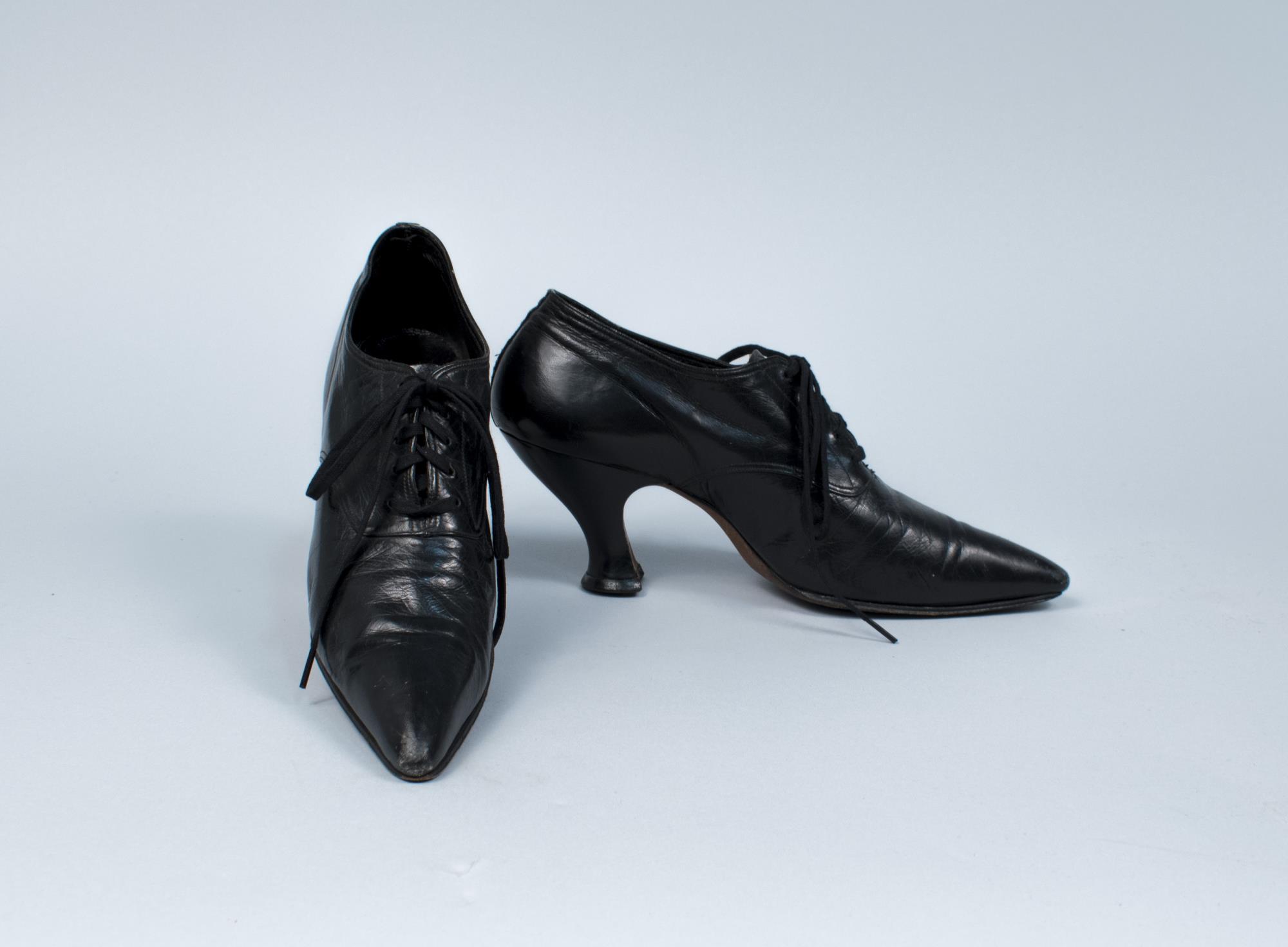 Image of Pair of black French-style heeled shoes, ca. 1905
